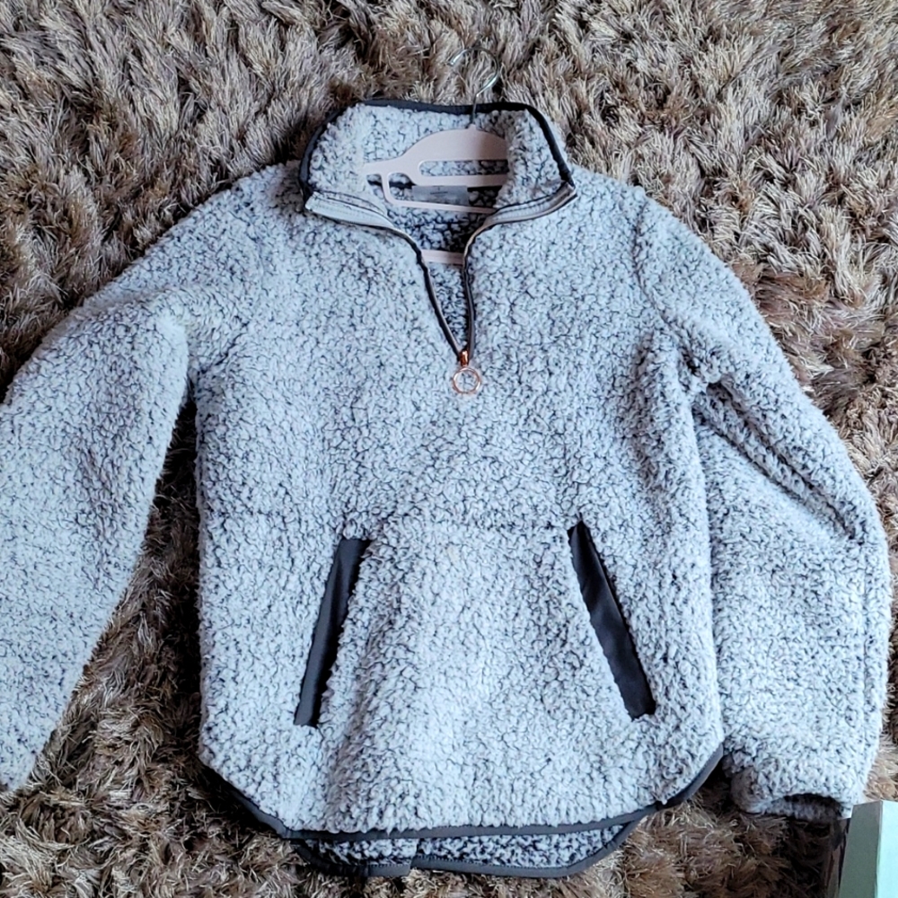 Adrienne Vittadini fleece top